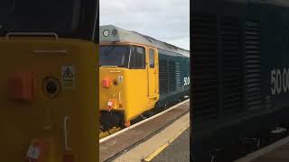 50007 Hercules and 50049 Defiance rumbling  through Arbroath #train #railway #class50 #railtour