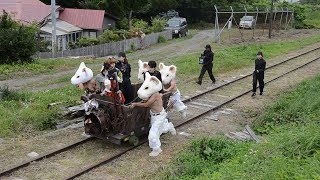 寺山修司の「市街劇」　市内各地でパフォーマンス　青森・三沢