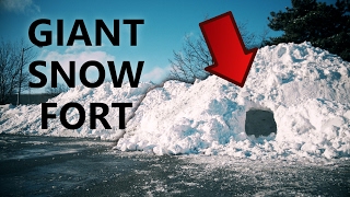 Building a Giant Snow Fort in a Parking Lot!!