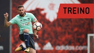 Flamengo treina duro em retorno ao Ninho do Urubu