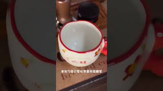 沉浸式做咖啡只拉花失败 本想做杯苹果肉桂拿铁，结果打奶泡酒翻车，拉花更是不敢奢望，不过肉桂香与苹果甜交织，咖啡香在热气中若隐若现，味道还行。#沉浸式做咖啡 #今天你喝咖啡了吗 #咖啡日常