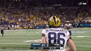 Luke SchoonMaker Makes Great 1 Handed Catch!