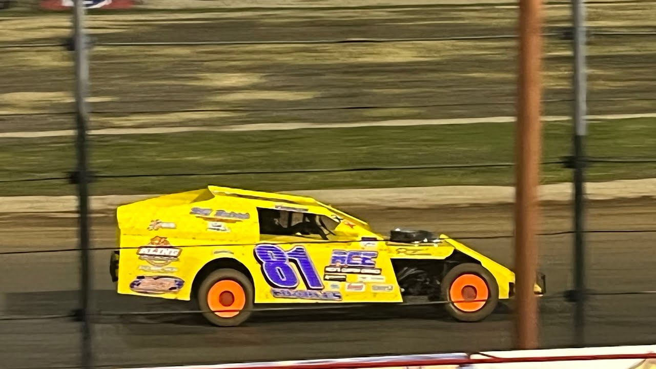 Lucas Oil Speedway USRA B Mod Heat Race 3/25/23 - YouTube