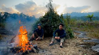 สร้างที่พักเอาตัวรอด จากความหนาวบนหลังเขาสูงกว่า1,500เมตร..!!