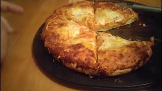 Lee's Frozen Pizza Review: Giuseppe Rising Crust - 4 Cheese