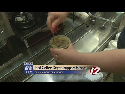 Making Iced Coffee with Dunkin Donuts Making Iced Coffee with Dunkin Donuts