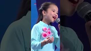 Tan chảy với giọng của bé gái xứ Nghệ, Hoài Linh vỗ tay không ngớt #shorts #viebeauty #nguoibian