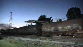 (HD) CSX Q604-18 with a awesome lash-up! Lakeland, FL 3-18-2012