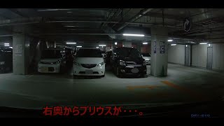 ショッピングモールの地下駐車場での事故