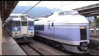 【JR東日本】E351系 中央線塩山駅　スーパーあずさ  115系を抜き去る