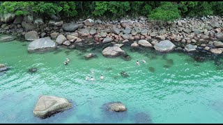 O céu esta nublado, mas o mar está lindo em Ubatuba Lagoinha