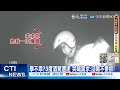 【每日必看】高雄女騎士酒駕 竟雙手合十跪地哭喊 求員警放過｜通緝犯地上打滾耍賴 喊