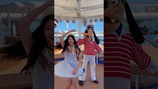 Meeting Goofy was always so fun! #disneycruise #goofy #disneyland