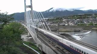 20110522_ハープ橋 N1編成とN21編成のすれ違い.avi