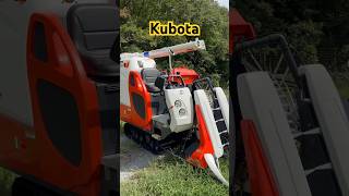 Kubota KR321クボタの3条21馬力コンバインで刈り取りSTAR