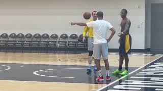 Pacers Bennedict Mathurin & Assistant Jannero Pargo Going at it! 😂 [via James Boyd]
