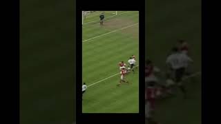 Ryan giggs goal 1999 against Arsenal #manchesterunited #arsenal #football #soccer #footballvideos