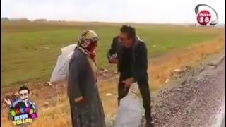 Sivaslı teyzenin turist taklidi yapan sunucuya iş kitlemesi...