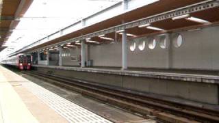 ８１３系：８１１系 （７両編成） 快速 荒尾行き 【箱崎駅・通過】