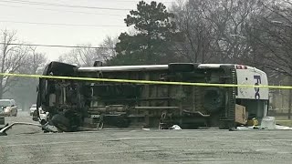 FedEx driver killed in crash on Detroit's east side