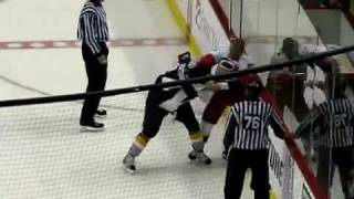 Hockeyfighters.cz  Josh Gratton   Trevor Gillies Fight 10 2 08.wmv