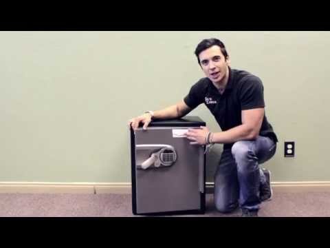 Breaking into a safe in 2 minutes Breaking into a safe in 2 minutes