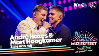 André Hazes \u0026 Mart Hoogkamer - Zij is van mij • Muziekfeest van het Jaar 2024 // Sterren NL