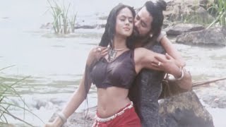 Karthika Trying To Impress Santhosh - Apsaras Tamil Movie Scene