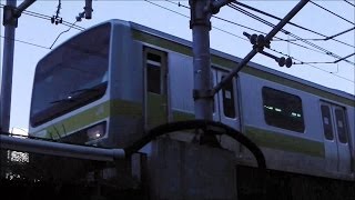 御茶ノ水駅手前　中央・総武線E231系各停中野行き