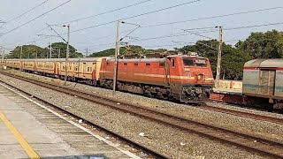 Mangaluru - Thiruvanathapuram Ernad Express / Overtaking @ Kalamasseri Railway Station