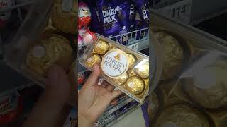 Satisfying Ferrero Rocher Chocolates #shorts #satisfying #ferrero #ferrerorocher #feed #chocolate