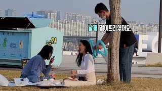 Sub)[몰카]풍선으로 헌팅하는 방법 100%  How to hit on girls with a balloon.