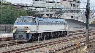 《JR貨物》吹田タから1086ﾚ貨物列車を牽引するため機回しされるEF66 117号機（R4.10.5）