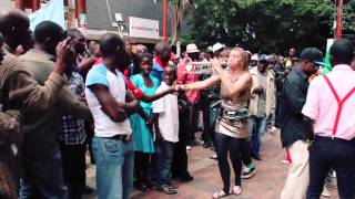 videoclip Africa Dancin - Saskia Laroo Band Live in Zimbabwe