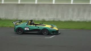 袖ヶ浦フォレストレースウェイでLotus アルファロメオ　BMWがガチバトル