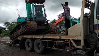 คลิปนี้พามาชมรถขุด KOBELCO SK 200 super x m รุ่น 8 ขึ้นเทรลเลอร์