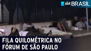 Ex-presidiários passam a noite em frente ao Fórum Criminal de São Paulo | SBT Brasil (29/07/22)