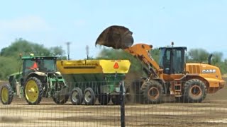 CASE 621F Loading a Manure Spreader - Phoenix, Arizona