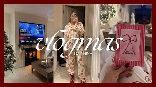 VLOGMAS 9: Spend a cosy sunday with me - shopping + festive mcdonalds + DIY christmas cards!