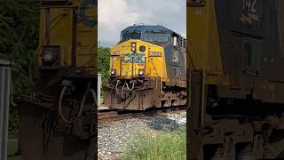 CSX 142 (GE AC44CW) rolls through South Lyon #csx_trains #locomotive