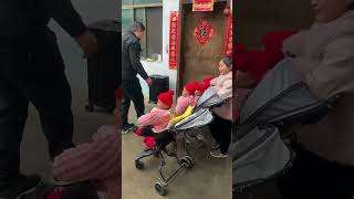 爸爸要出去上班了最舍不得他的小棉袄和皮夹克，父女（子）六个依依不舍，看到这一幕又感动又幸福 #龙凤四胞胎 #亲子时光 #记录日常生活