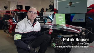 Nézze meg, hogyan rögzíti a LOCTITE® 270 menetrögzítő a Porsche 99X Electric versenyautó meneteit