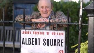 Oliver! actor Ron Moody dies aged 91