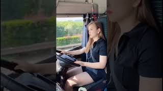 #funnytruck #automobile #truckgirl #dumptruck #funny #chinatruck #truckdriver #truck #driver #video