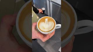 LATTE ART ROSETTA #barista #baristadaily #latte #latteeart #lattelove #fyp#audienceengagement