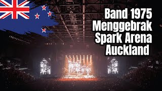 Nonton konser band 1975 menggebrak Spark Arena kota Auckland New Zealand