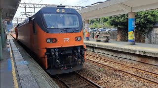 8782次七堵發車開往宜蘭的E500型鳴日色金光牌E502單電力機車頭+兩節原色新式自動門莒光號+十一節易遊網彩繪新式自動門莒光號試運轉列車，4173次蘇澳發車開往樹林的單組EMU514區間車