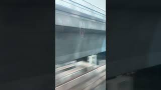 新幹線を秒で抜き去る普通電車