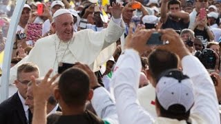 Pope Francis receives rockstar treatment in Cuba