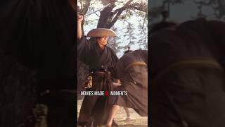 Slow-motion footage showing the basic swordplay of actors in swordplay films.慢动画面，剑戟片中的演员刀术基础。